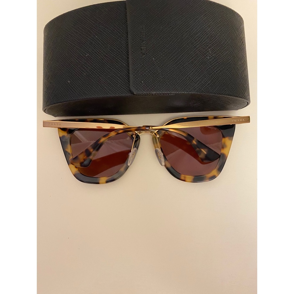 Prada Sunglasses Cat Eye style. Gradient lens. - Picture 3 of 8